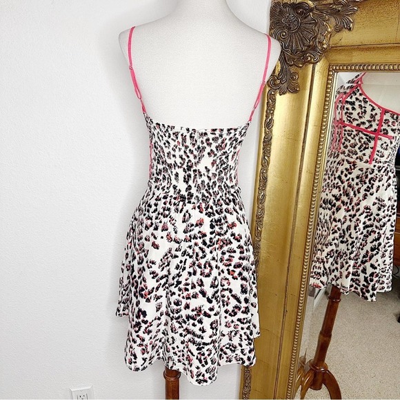 Parker Roland Leopard Animal Print Silk Fit & Flare Piped Dress Size Medium - Picture 5 of 12